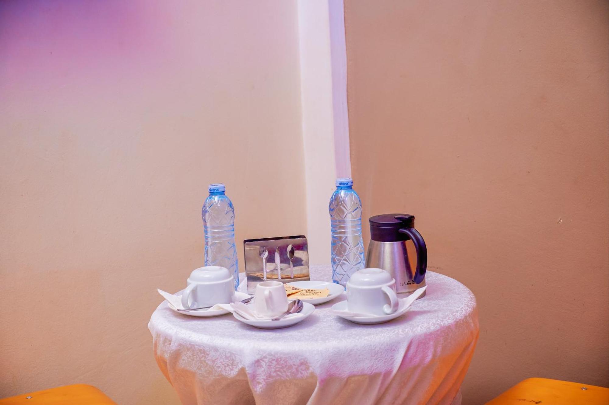 Twin Towers Hotel 캄팔라 외부 사진